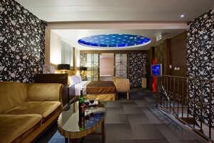 高級雙人房, 按摩浴缸 (無獨立車庫) | 隔音、免費無線上網、床單