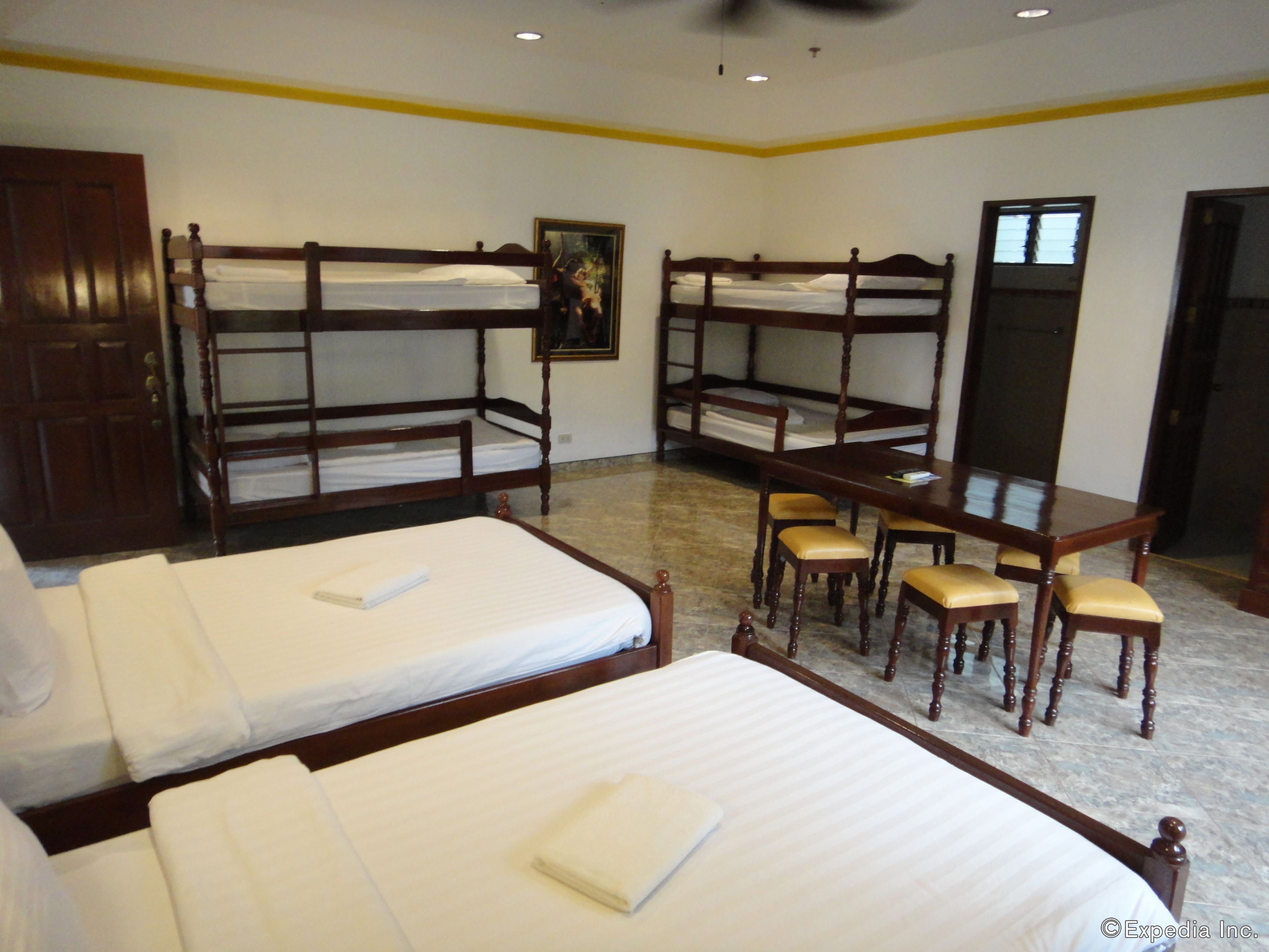 group room for 6 persons | 1 bedroom, minibar, in-room safe, free wifi