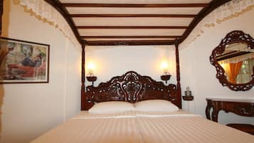 Villa Suite | Minibar, in-room safe, free WiFi, bed sheets