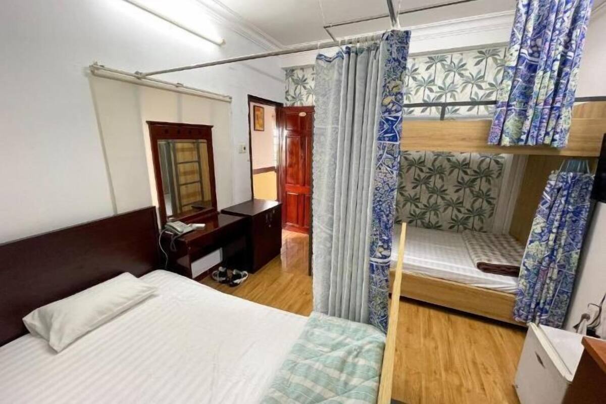 Minibar, desk, soundproofing, free WiFi