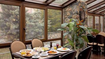 Free daily full breakfast