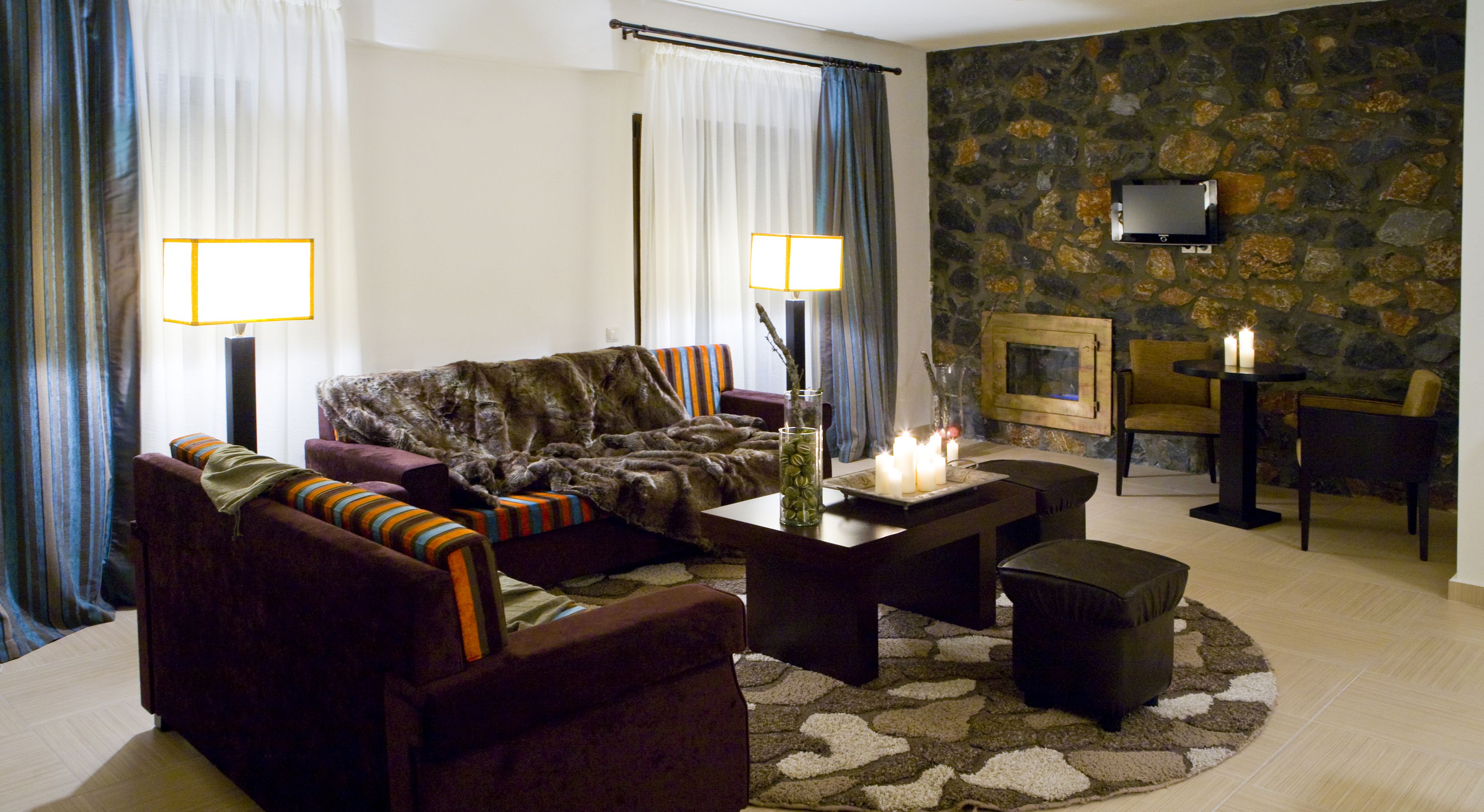 suite, 2 bedrooms | living room | 22-inch lcd tv with satellite channels, tv