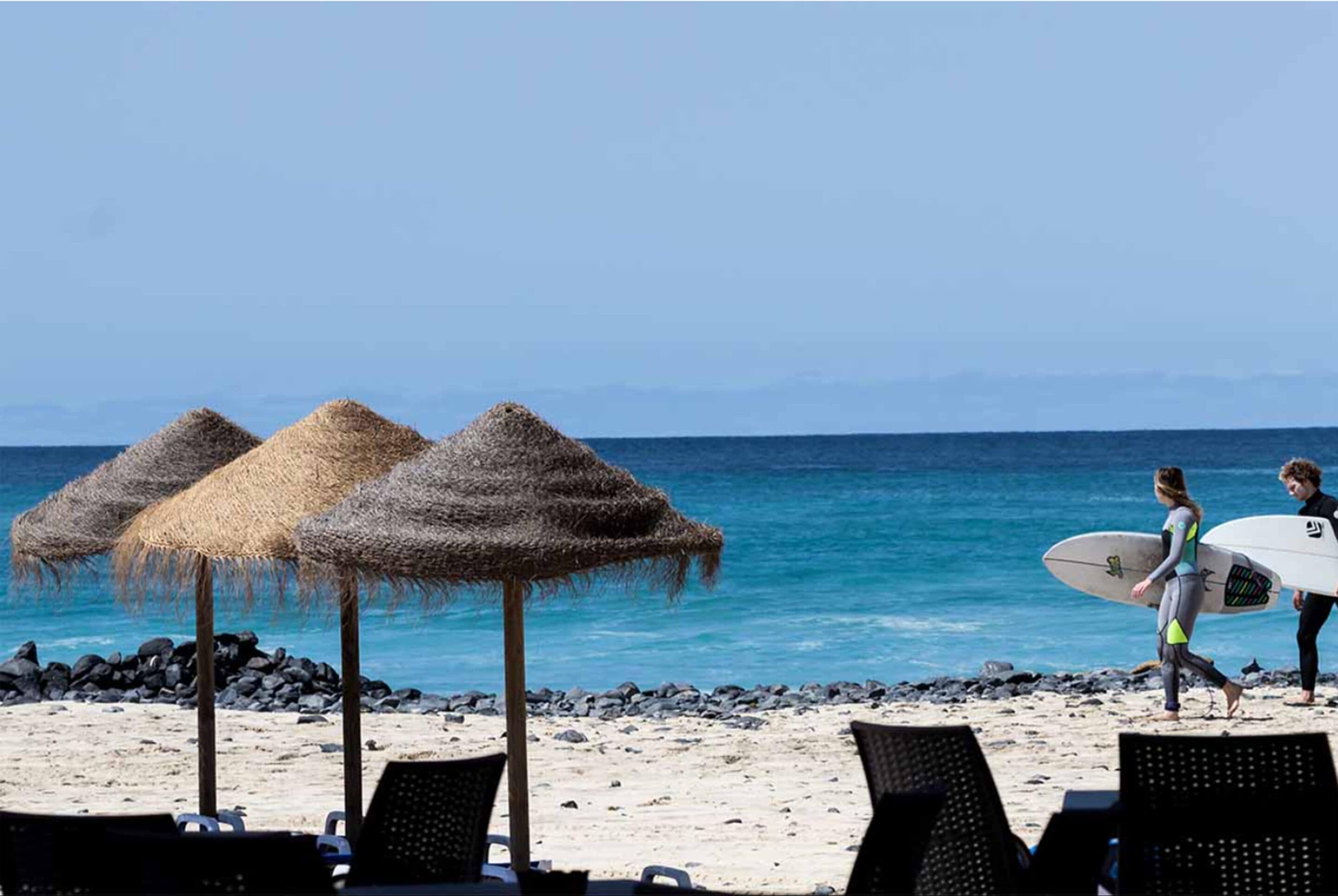 Nær stranden, hvit sand, buss til stranden (inkludert) og solsenger