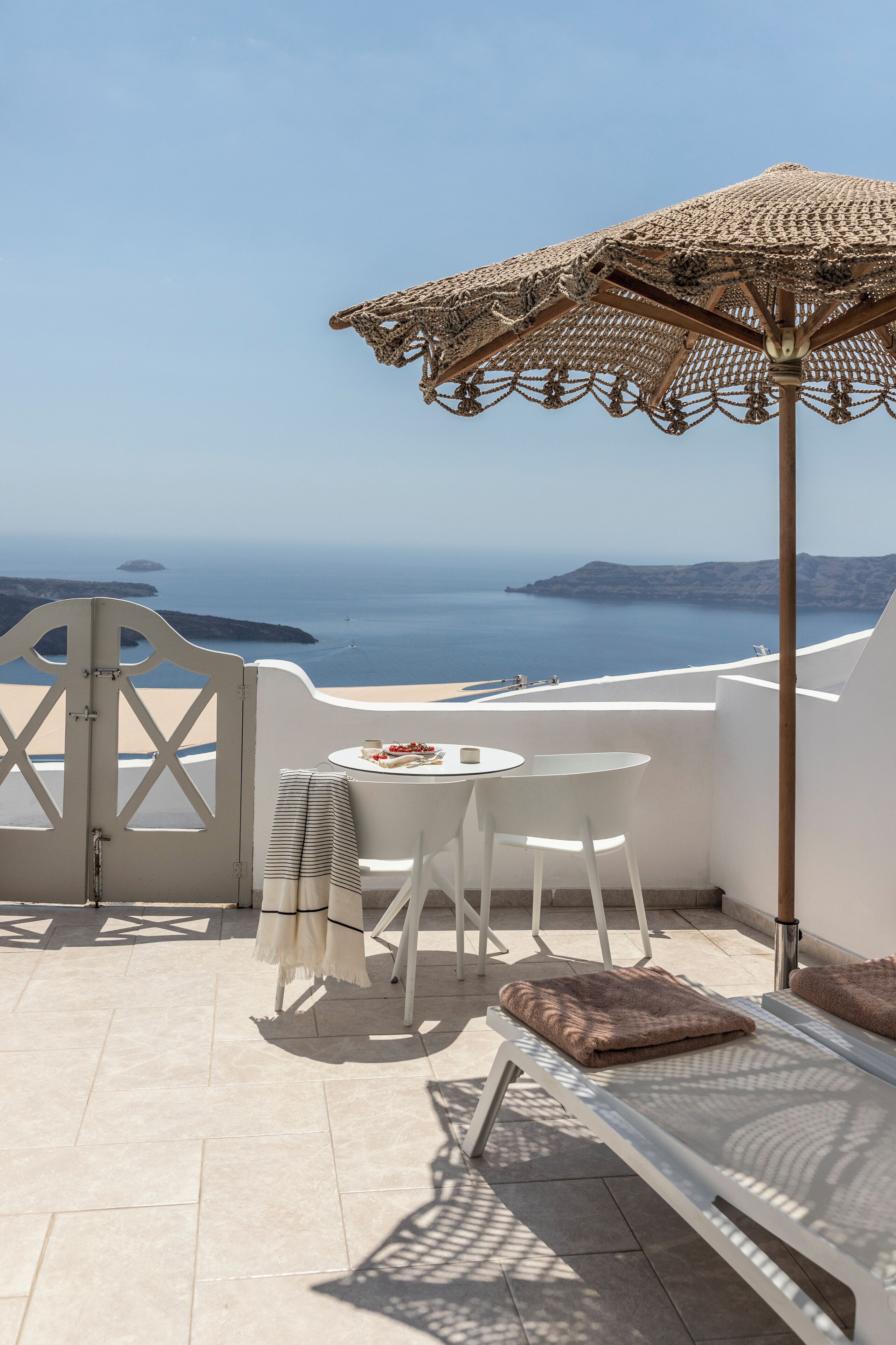 cave suite outdoor heated jacuzzi - annex building | terrace/patio