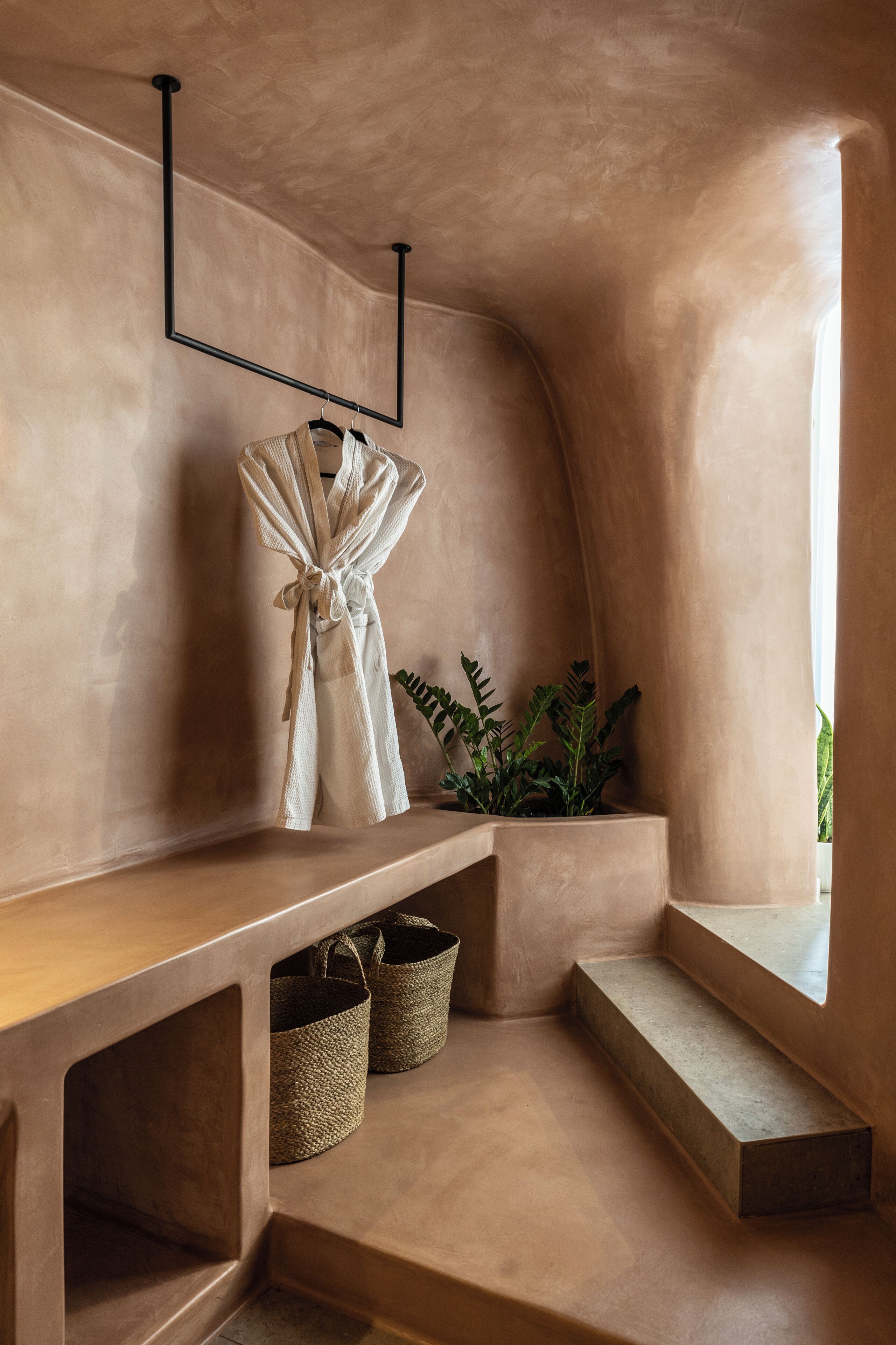 suite outdoor jacuzzi | bathroom | shower, rainfall showerhead, eco-friendly toiletries, hair dryer