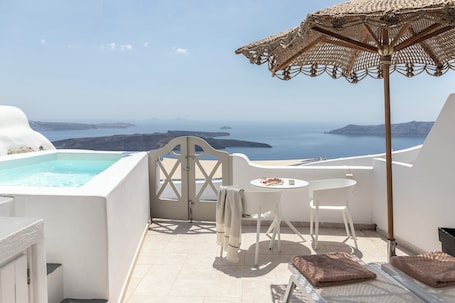 Cave Suite with Outdoor Hot Tub - Annex Building | Terrace/patio