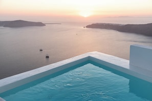 Honeymoon Suite with Outdoor Hot Tub | Beach/ocean view