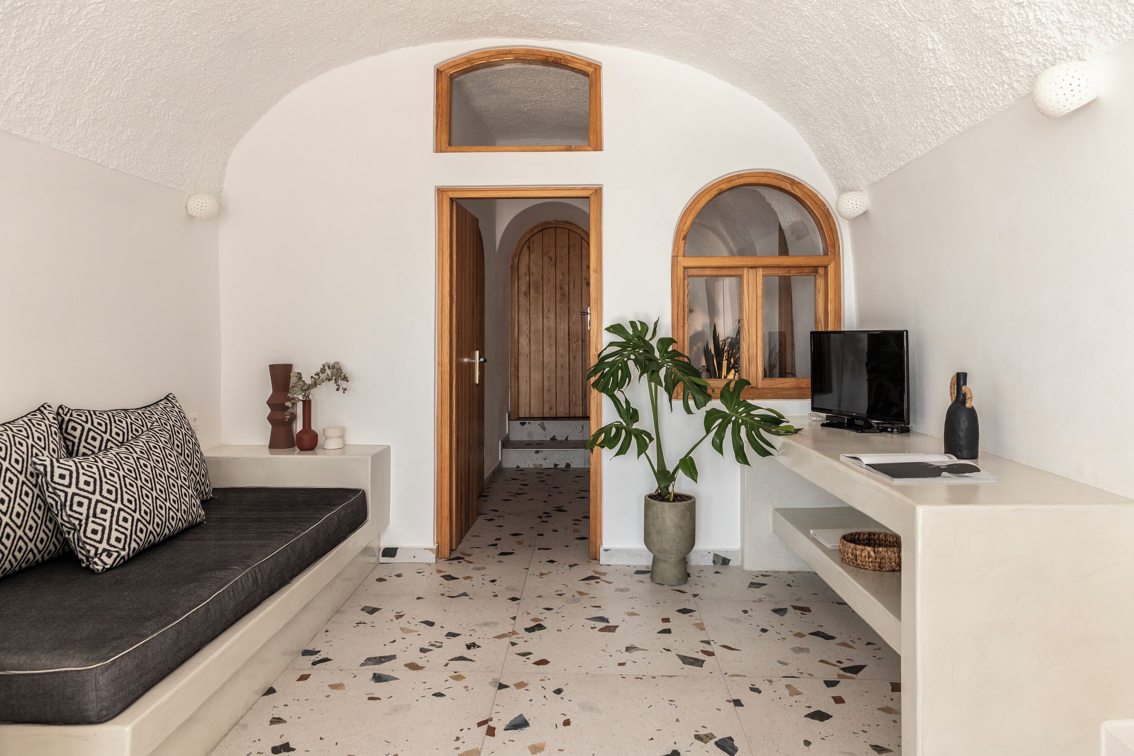 luxury villa, 2 bedrooms, jetted tub, sea view | living area | tv