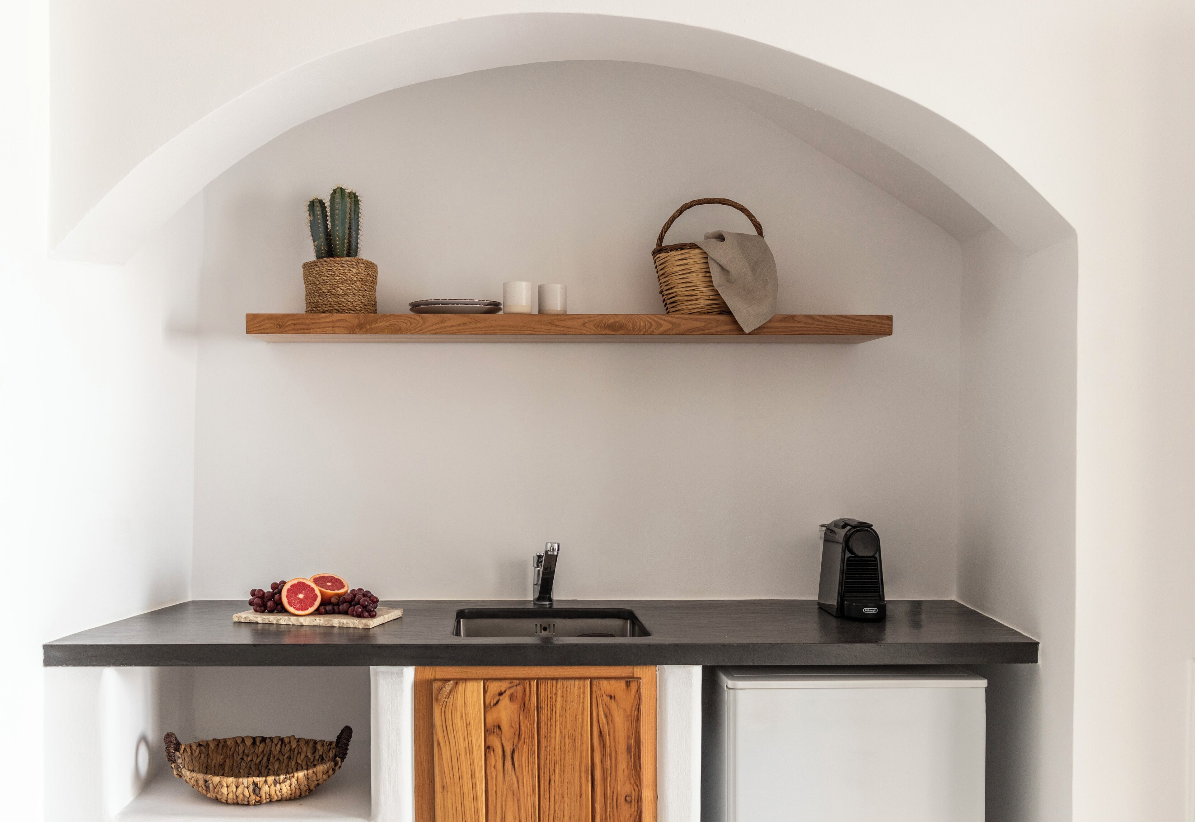 honeymoon suite, hot tub, sea view | private kitchen | fridge, espresso maker, coffee/tea maker, electric kettle