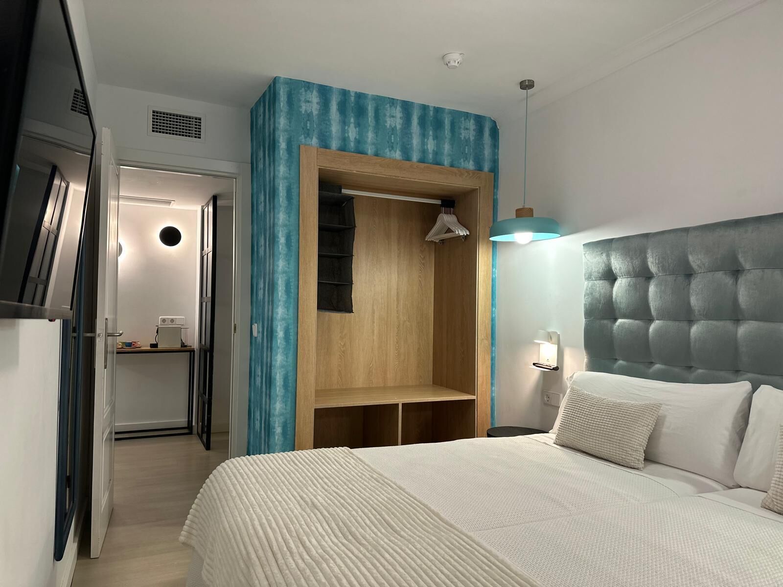 Premium Apartment, 2 Bedrooms, 2 Bathrooms | Premium bedding, down comforters, memory foam beds, in-room safe