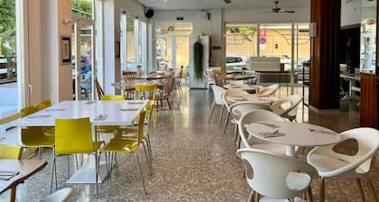 Poniente Playa Aparthotel