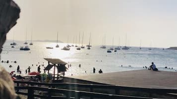 Beach nearby, beach towels, scuba diving, 3 beach bars