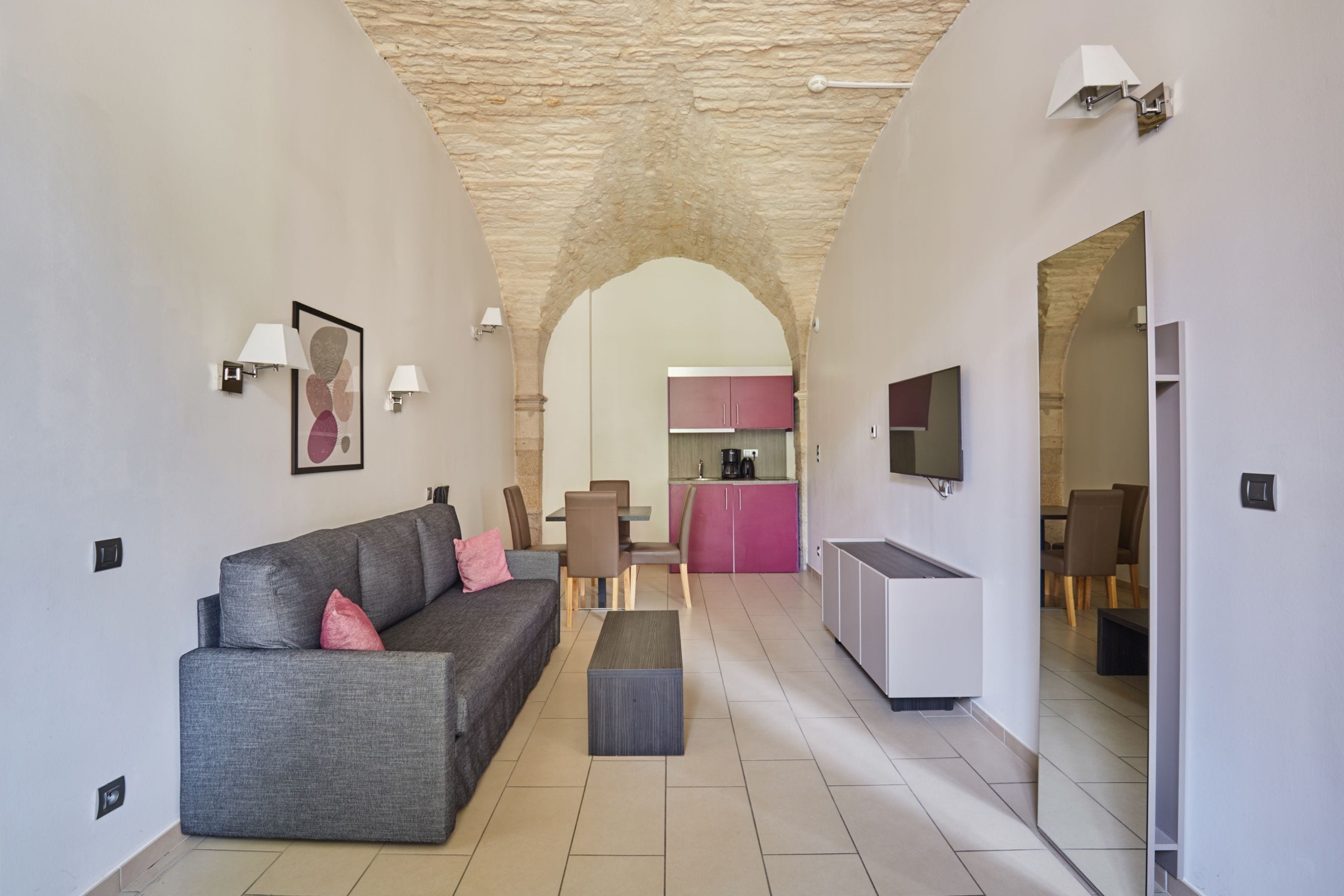 Superior Apartment (2/4 People) | Desk, soundproofing, free cribs/infant beds, free WiFi