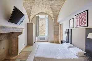 1 chambre, bureau, chambres insonorisées, lits bébé (gratuits)
