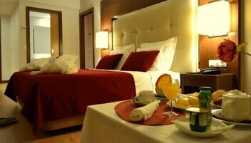 Presidential Suite | Minibar, in-room safe, individually furnished, desk