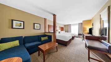 Bộ đồ giường cao cấp, nệm có lớp đệm bông, bàn, màn/rèm cản sáng