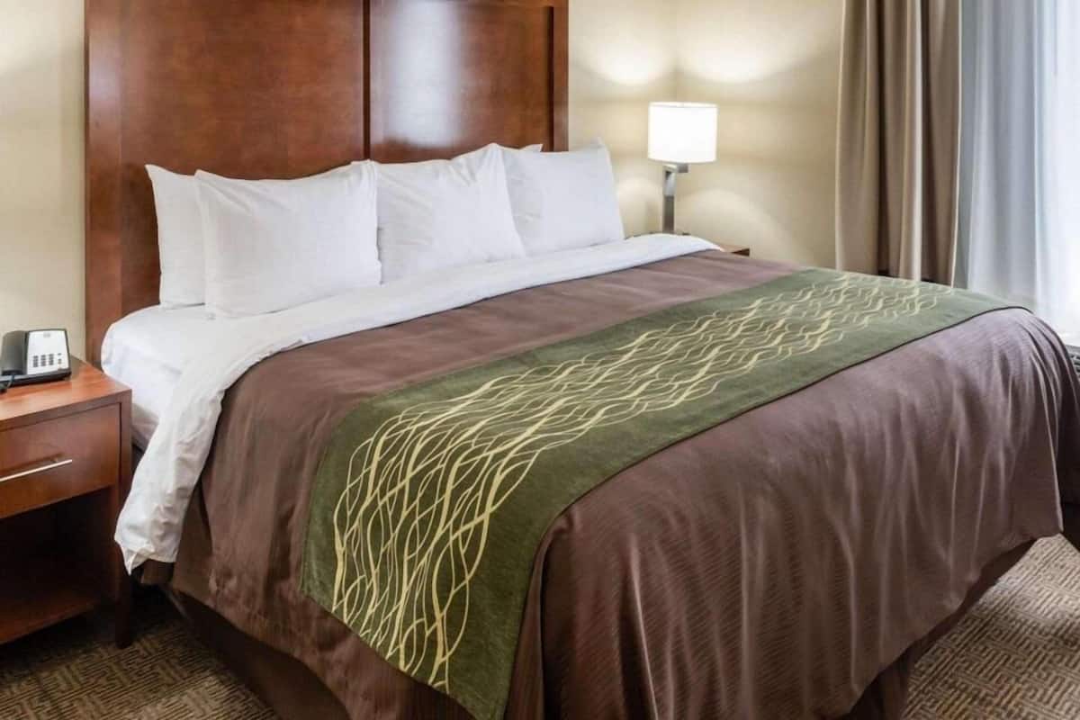 Hochwertige Bettwaren, Pillowtop-Betten, Schreibtisch