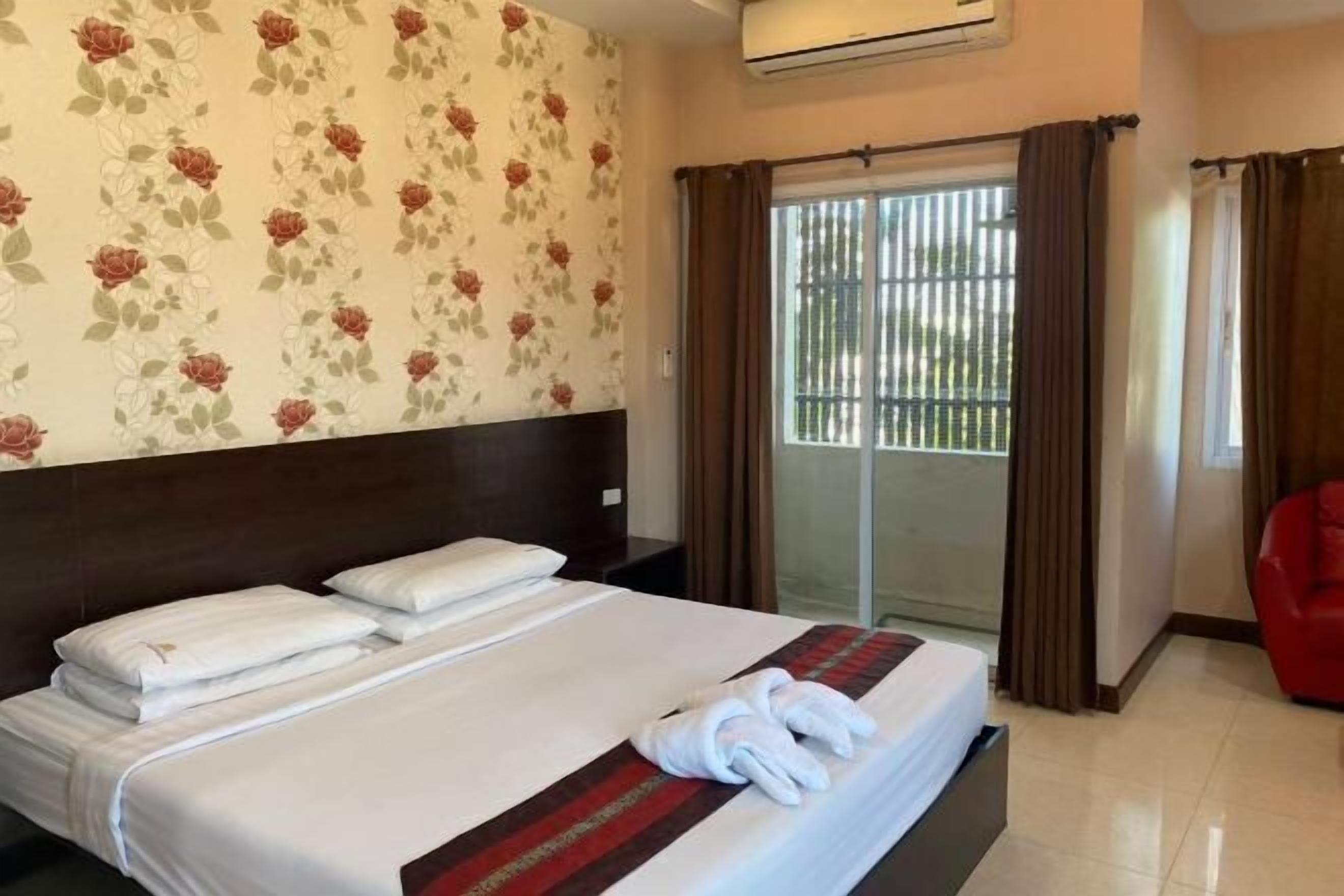 Blackout drapes, soundproofing, rollaway beds, free WiFi