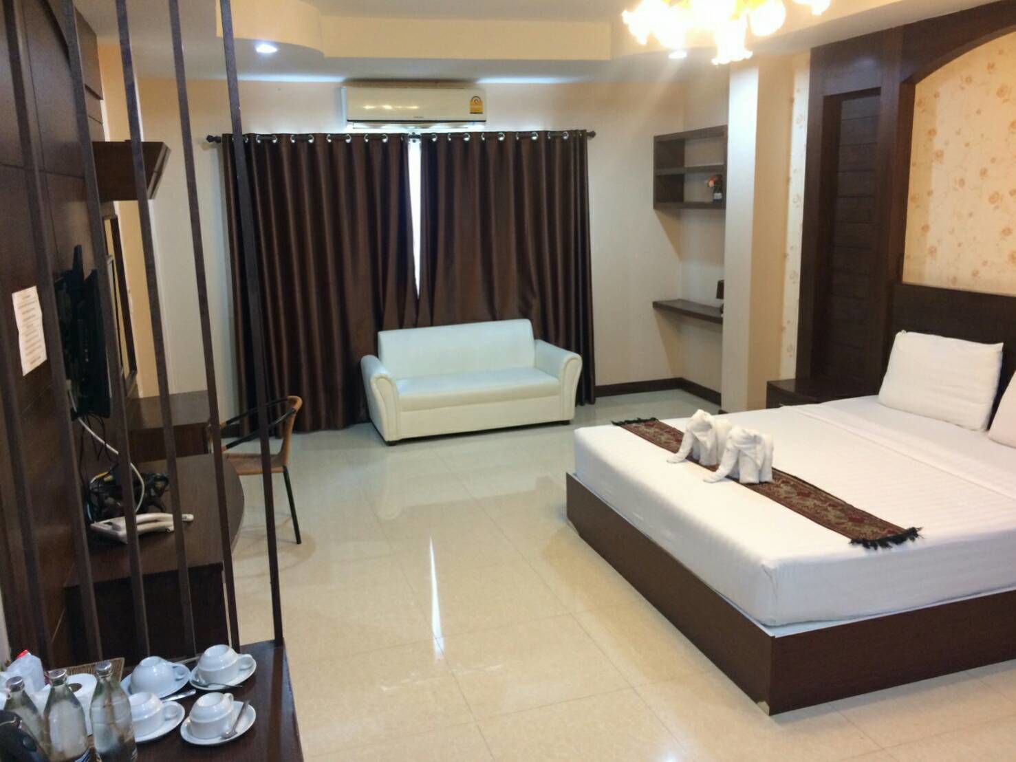 Blackout drapes, soundproofing, rollaway beds, free WiFi