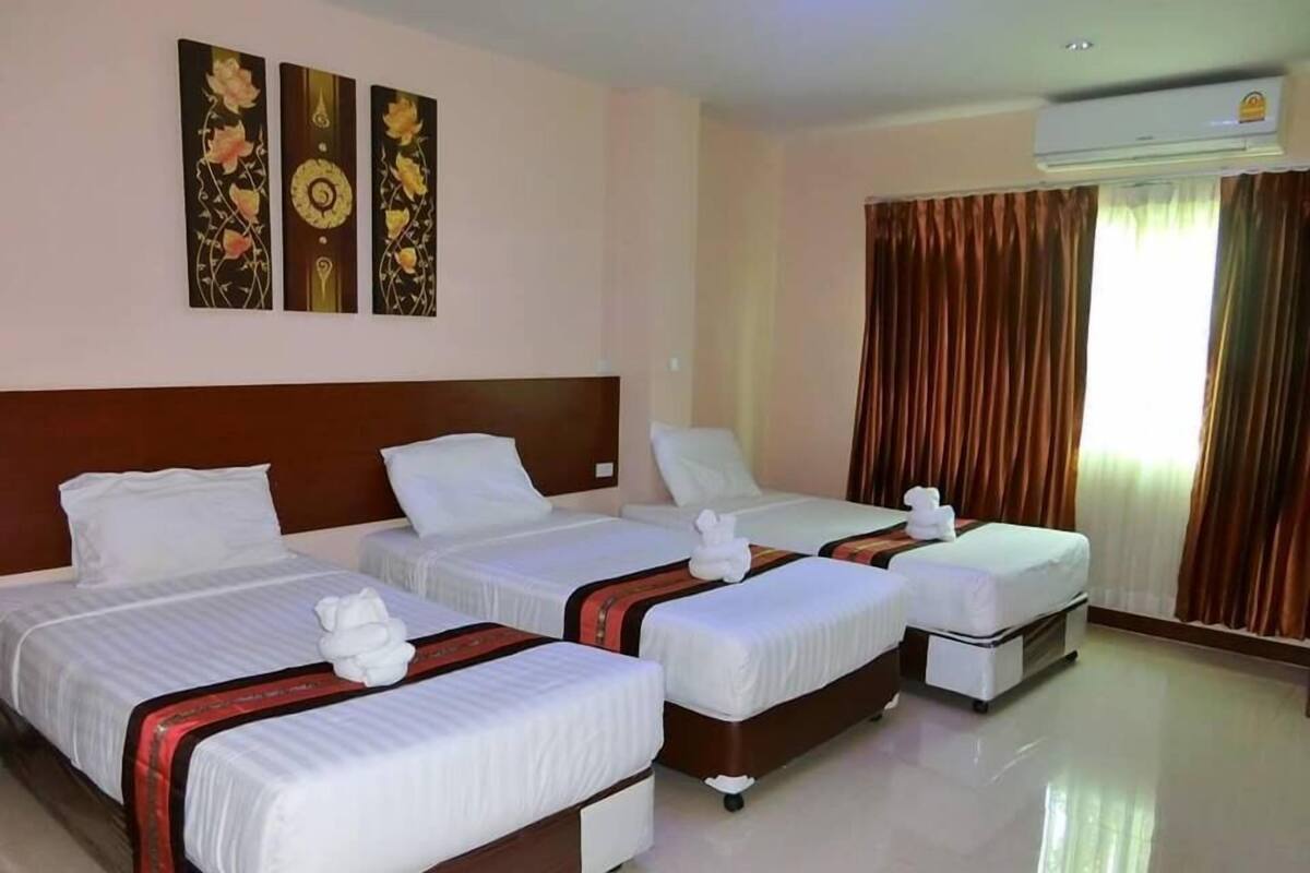 Superior Room, 3 Twin Beds | Blackout drapes, soundproofing, rollaway beds (surcharge), WiFi (free)