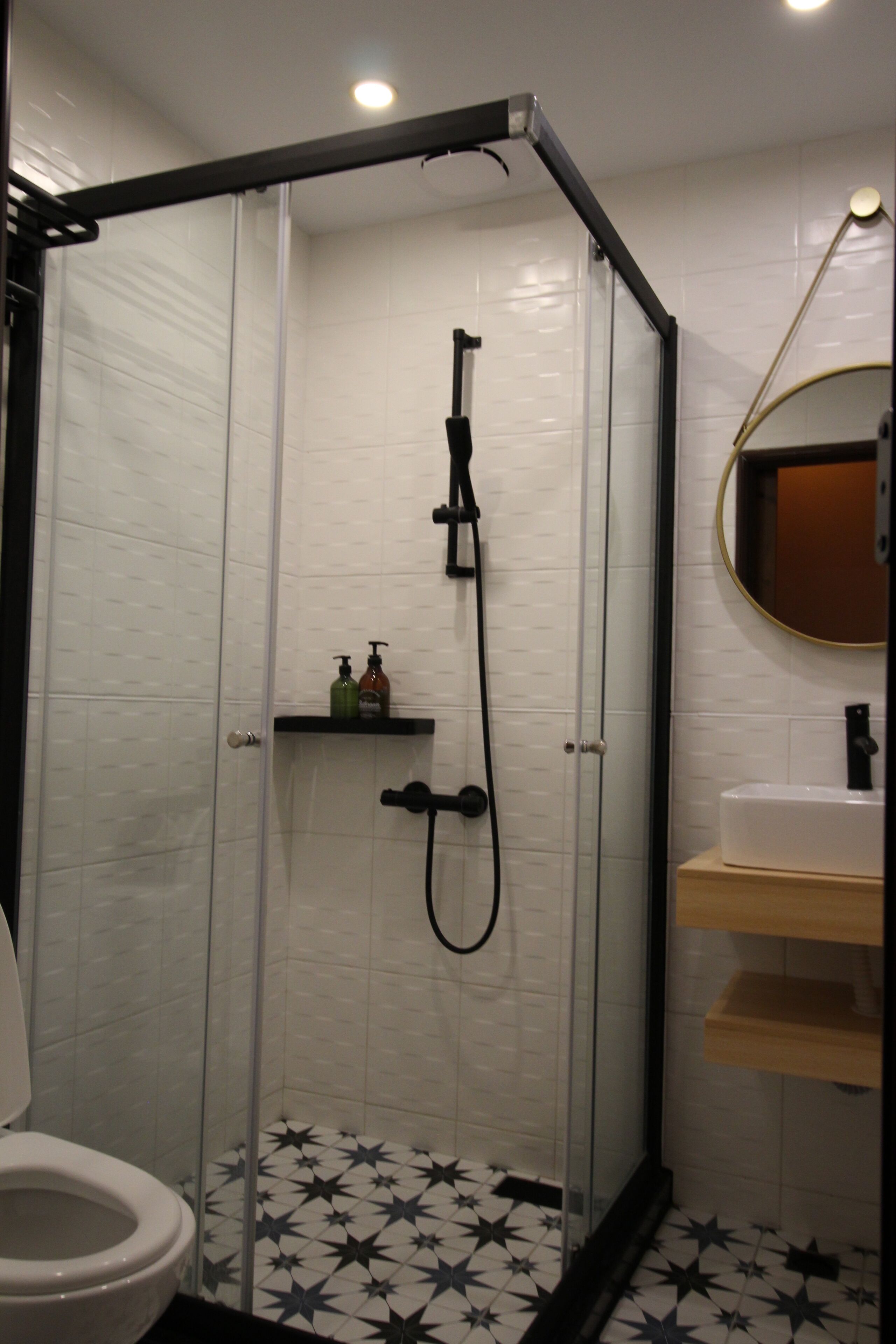 standard double room, 1 double bed, ensuite (private bathroom) | premium bedding, desk, blackout curtains, free wifi