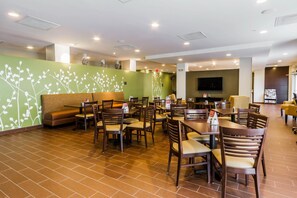Free daily on-the-go breakfast  - Sleep Inn & Suites Odessa near University (Odessa)
