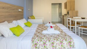 Superior Studio | In-room safe, desk, soundproofing, cribs (free) - Evelin Hotel (Rethymno)