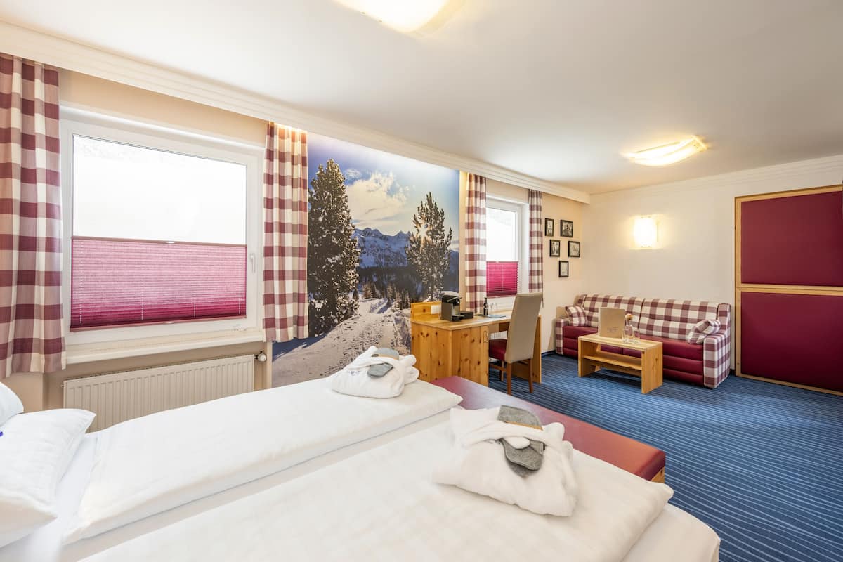 1 bedroom, premium bedding, minibar, in-room safe