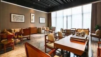 فطور أوروبي يوميًا مقابل رسوم