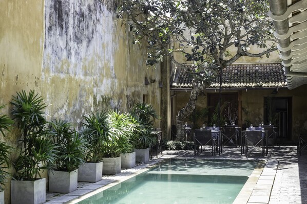 Outdoor pool - The Fort Printers (Galle)