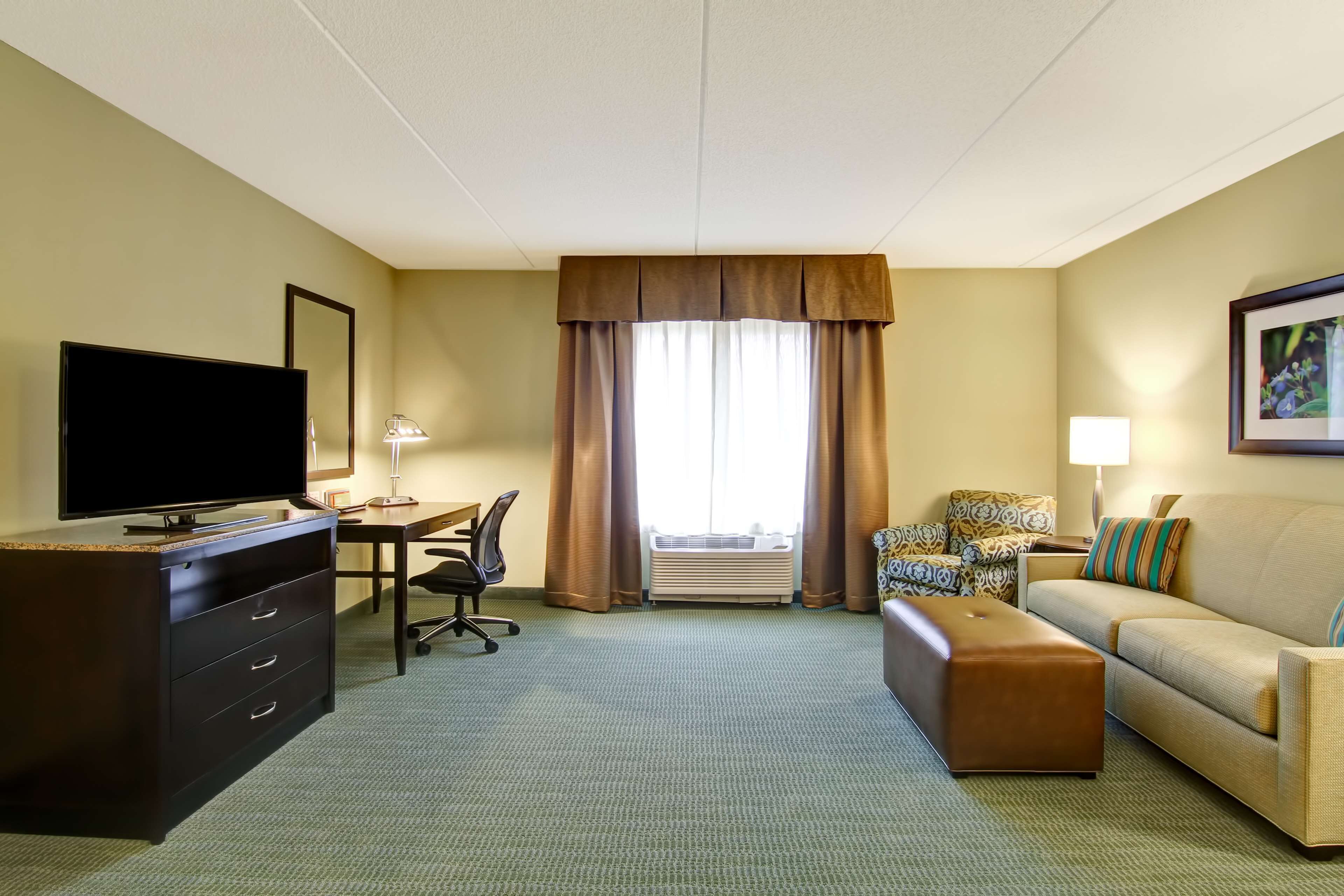 king, suite, 1 king bed, non smoking | living area | lcd tv