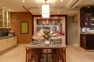 Desayuno buffet todos los días (con cargo)