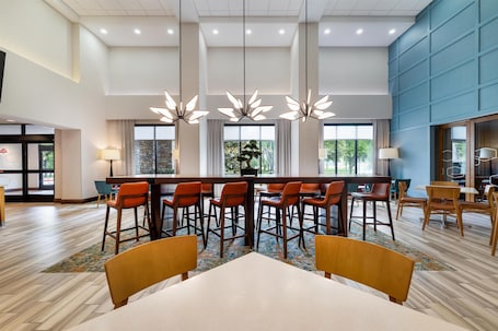 Lobby. Hampton Inn & Suites Dallas/Plano-East