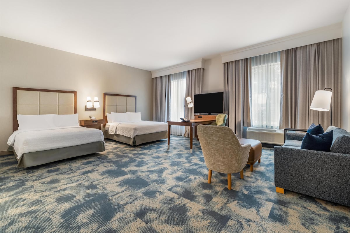 Blackout curtains, free cots/infant beds, free WiFi, bed sheets