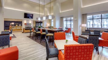 Coin salon dans le hall