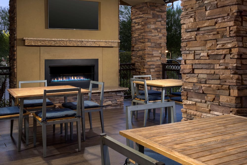 Hampton Inn & Suites Phoenix Tempe