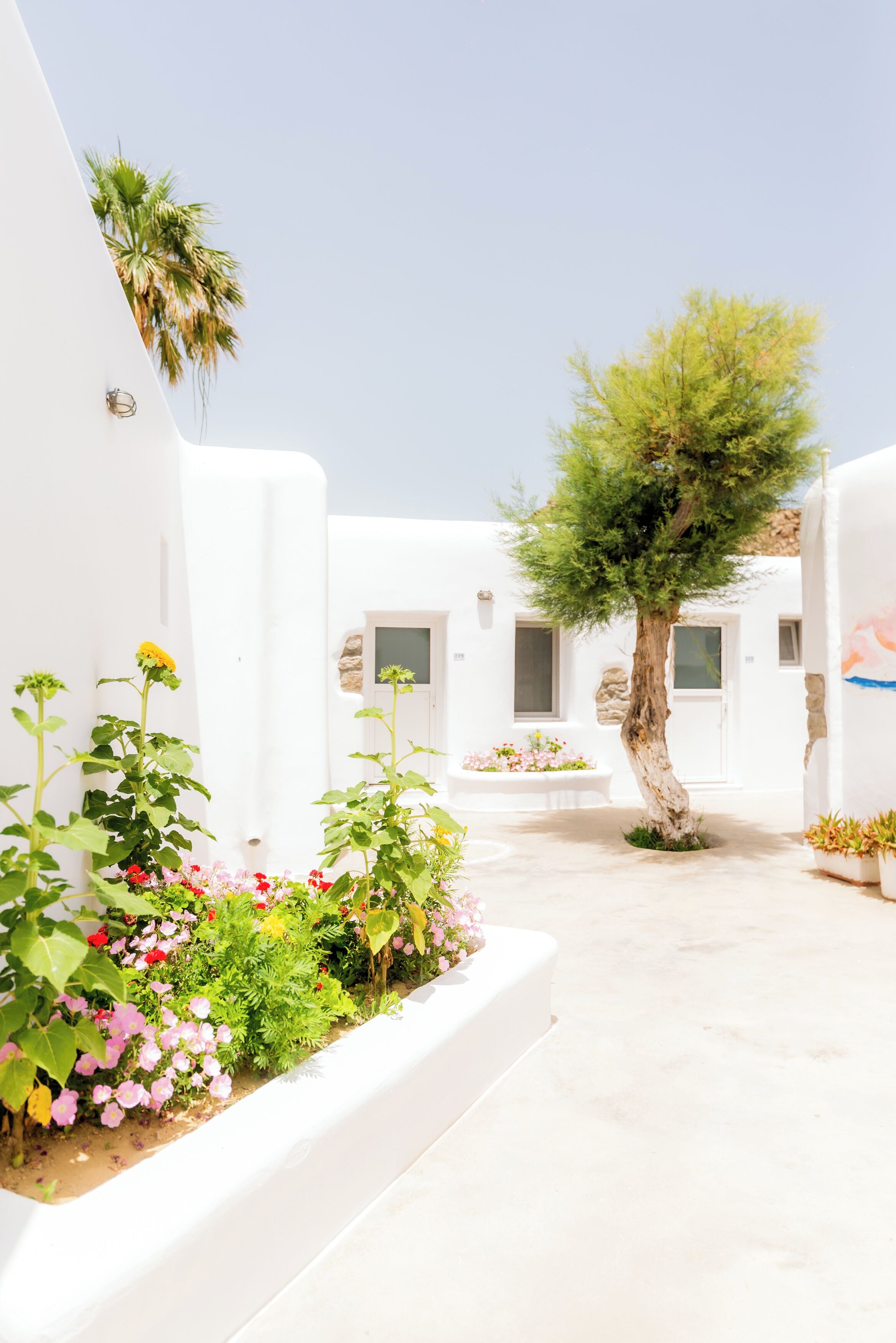 In-room safe, bed sheets