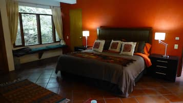 Suite | 1 bedroom, Egyptian cotton sheets, premium bedding, down comforters