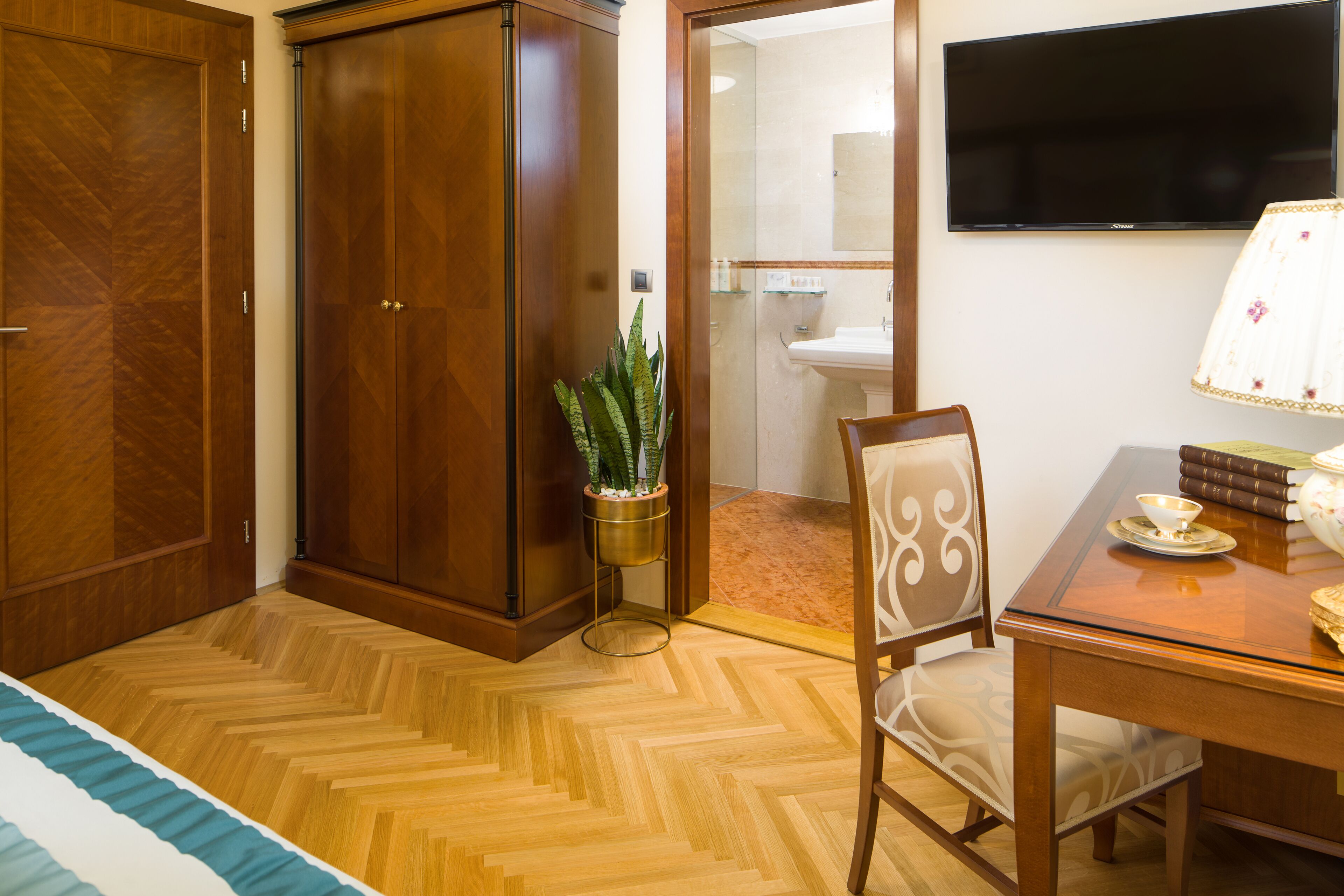 superior double room | egyptian cotton sheets, premium bedding, minibar, in-room safe