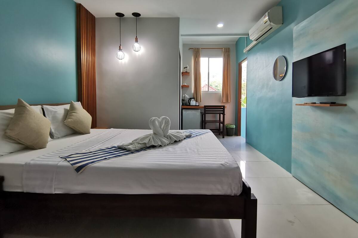 In-room safe, desk, laptop workspace, blackout drapes