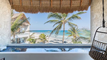 Ocean Front Master Suite | Premium bedding, memory-foam beds, minibar, in-room safe