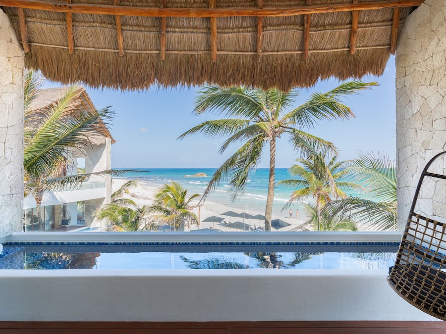 Ocean Front Master Suite | Premium bedding, memory foam beds, minibar, in-room safe