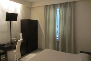 Standard Room | In-room safe, desk, free WiFi - Relais San Marco (Rome)
