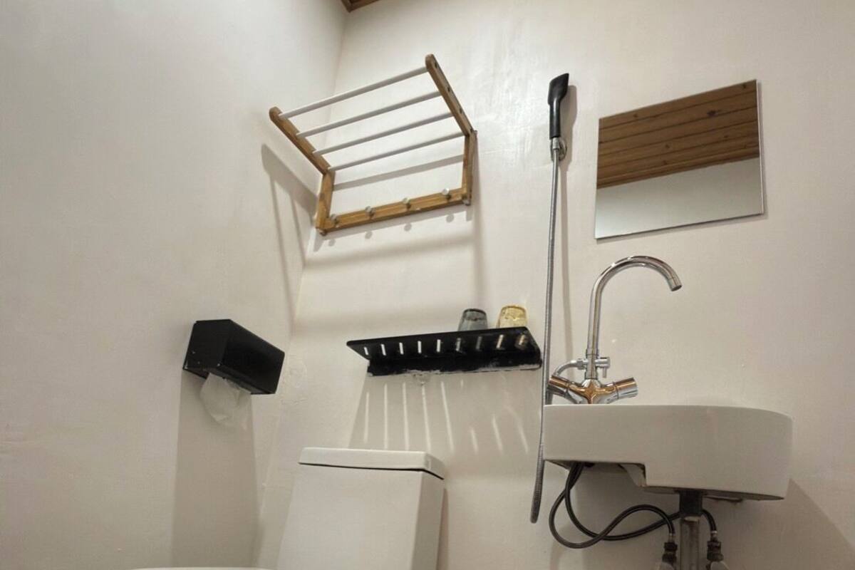 Standard Double Room | Bathroom