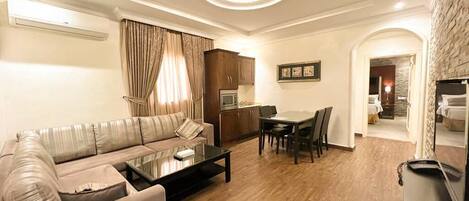 Junior Apartment, 1 Bedroom | Living area