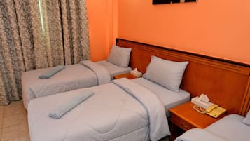 Triple Room | In-room safe, free WiFi, bed sheets