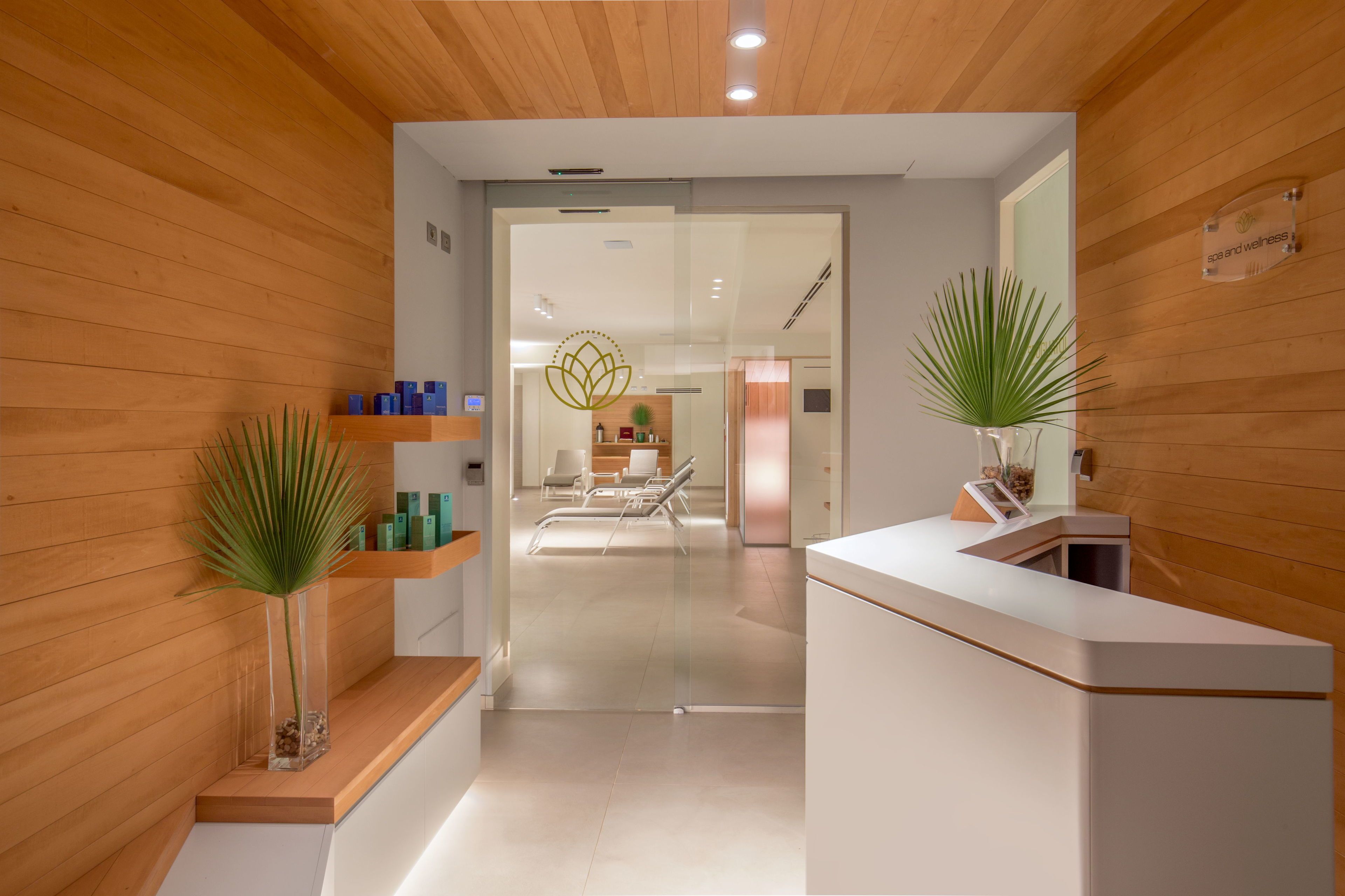 sauna, hot tub, turkish bath/hammam, body treatments, hot stone massages