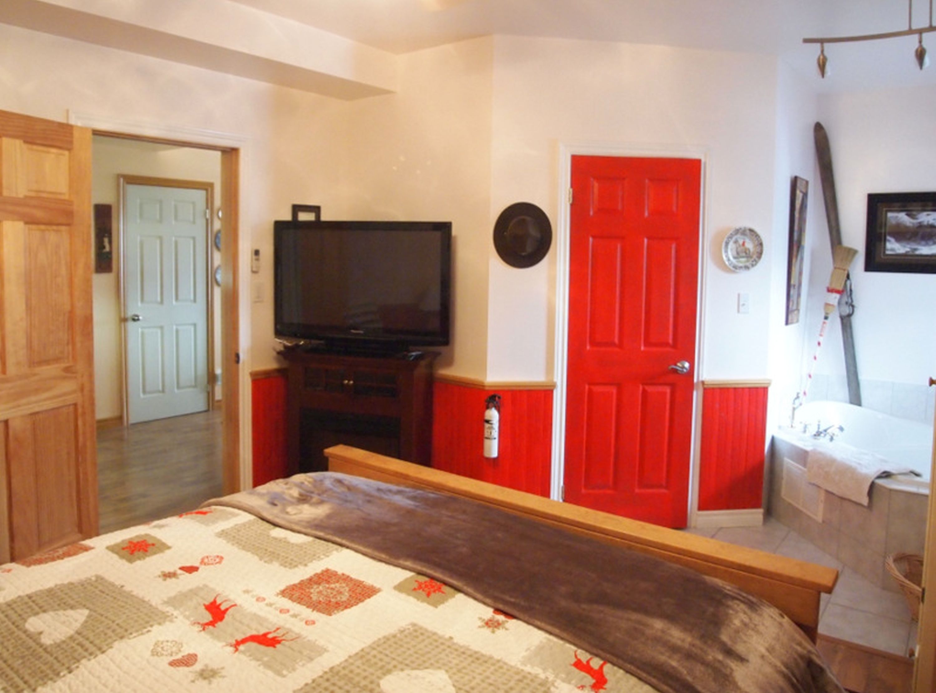 The Canadiana | Bathroom