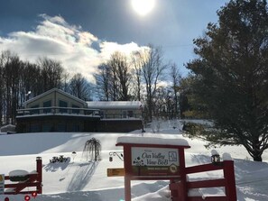 Khuôn viên nơi lưu trú