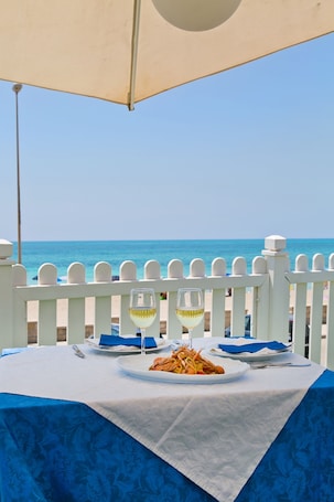 Food court. Terra D'acqua Resort & Spa